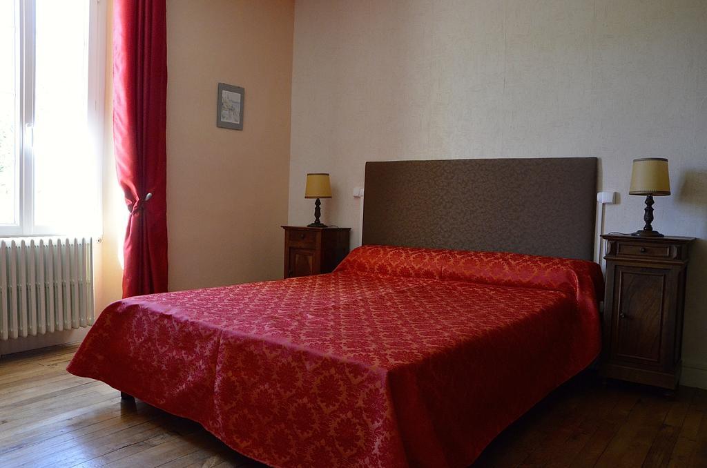 Bed and Breakfast Le Vieux Noyer Saint-Maurice-de-Tavernole Habitación foto