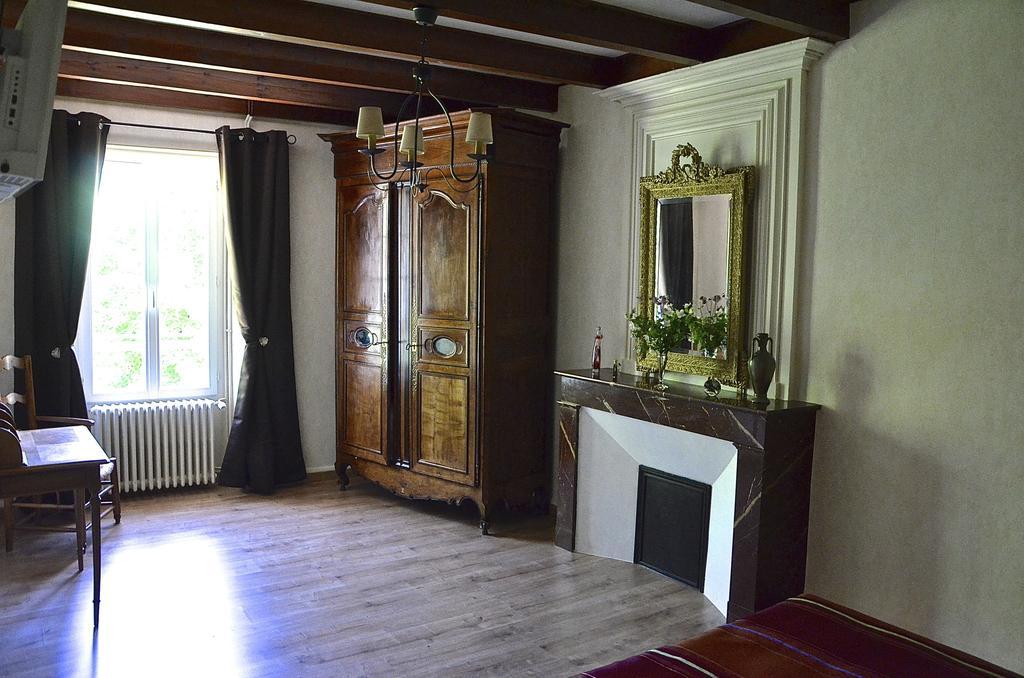 Bed and Breakfast Le Vieux Noyer Saint-Maurice-de-Tavernole Habitación foto